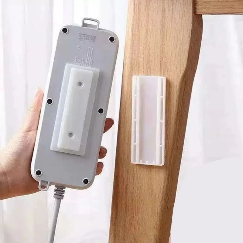 自己粘着式電源タップ固定器 壁掛け式 穴あけ不要 プラグホル - Power Tools For Home のレビューと価格